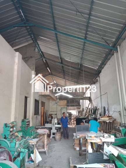 Rumah dan Gudang Raya Wonorejo Selatan Dekat MERR - 4