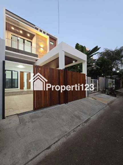 Rumah modern minimalis halaman luas di Duren Sawit Jaktim - 10