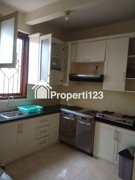 RUMAH FULL FURNISH VIEW KOTA BANDUNG  DENGAN SWIMMING POOL DI RESORT DAGO PAKAR - 4