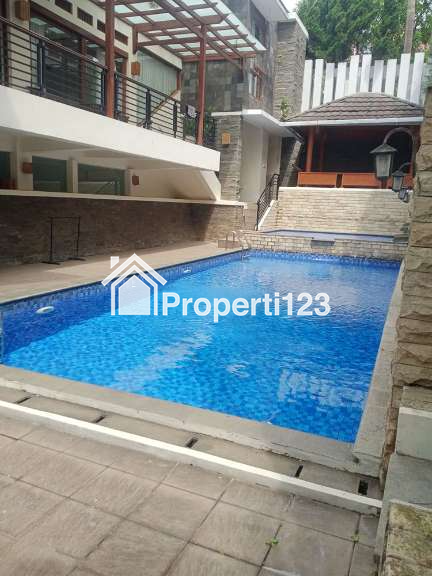 RUMAH FULL FURNISH VIEW KOTA BANDUNG  DENGAN SWIMMING POOL DI RESORT DAGO PAKAR - 10