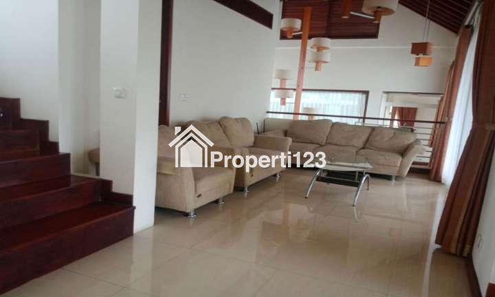 RUMAH FULL FURNISH VIEW KOTA BANDUNG  DENGAN SWIMMING POOL DI RESORT DAGO PAKAR - 2