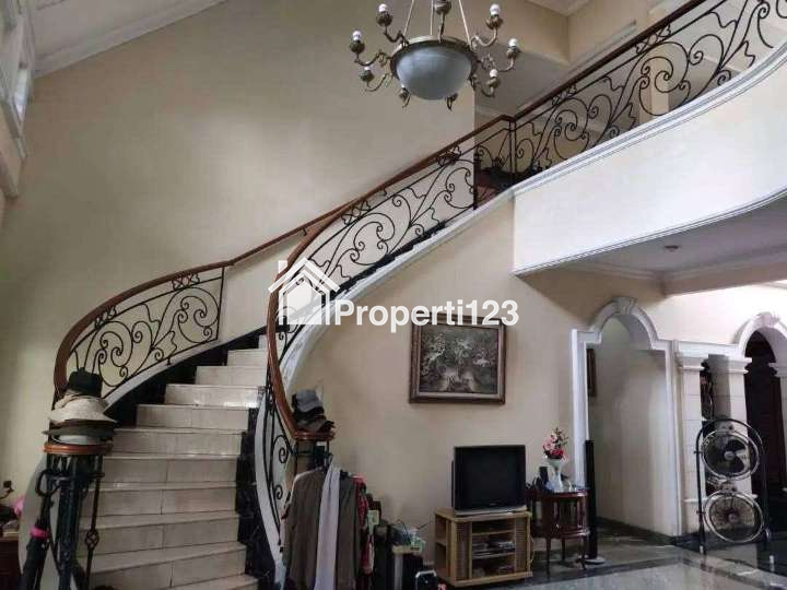 Rumah Hadap Taman Dijual di Duren Tiga Jakarta Selatan - 9
