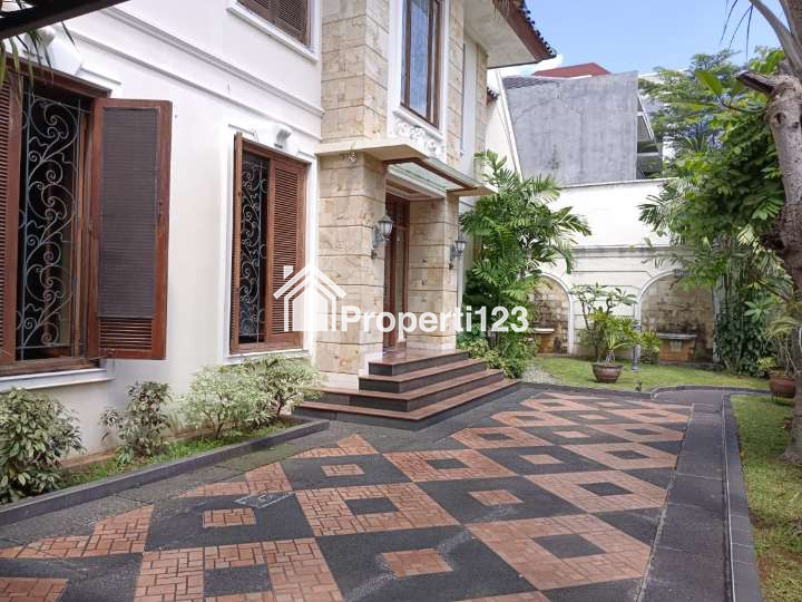 Rumah Hadap Taman Dijual di Duren Tiga Jakarta Selatan - 2
