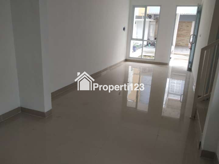 Town House WKR Resort Pondok Gede - 5