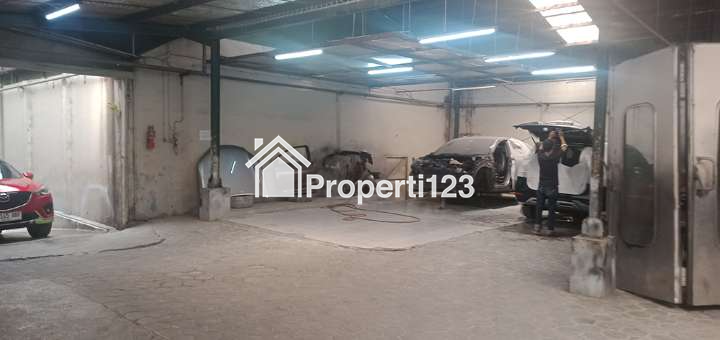 GEDUNG 2 LANTAI TANAH 2100 M2 SHM SUPER STRATEGIS UNTUK KANTOR DAN KOMERSIAL DI JL. WASTUKENCANA BANDUNG - 9