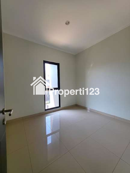 Rumah Hoek Cluster Regia Summarecon Crown Gading Bekasi - 11