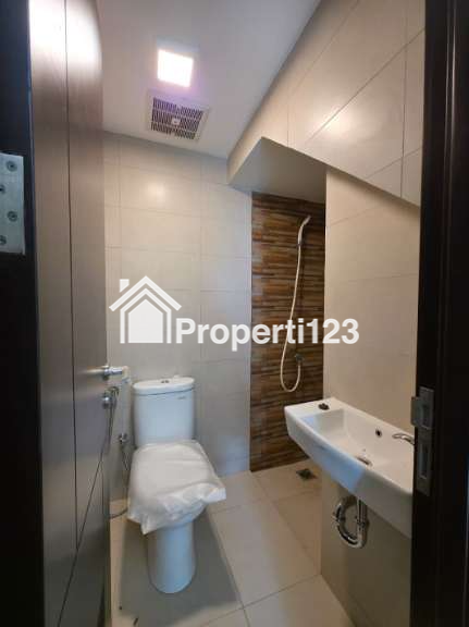 Rumah Hoek Cluster Regia Summarecon Crown Gading Bekasi - 6