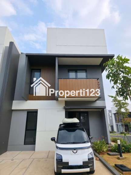Rumah Hoek Cluster Regia Summarecon Crown Gading Bekasi - 2