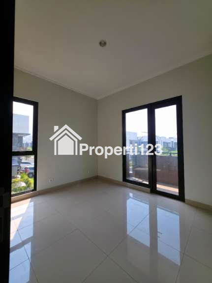 Rumah Hoek Cluster Regia Summarecon Crown Gading Bekasi - 10
