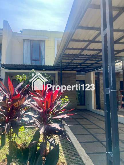 RUMAH SECONDARY TERAWAT SIAP HUNI DALAM TOWNHOUSE MEWAH - 3