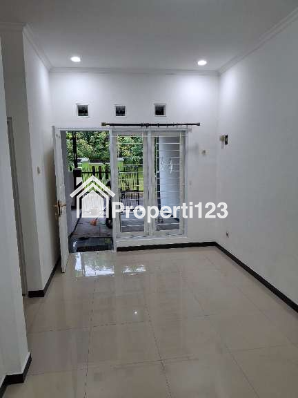 Sewa Rumah Nyaman & Strategis - 12