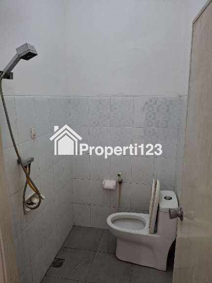 Sewa Rumah Nyaman & Strategis - 13