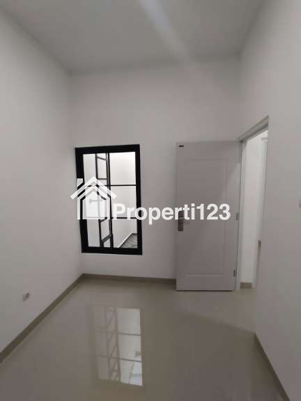 Rumah baru 2 lantai siap huni di cempaka putih - 5