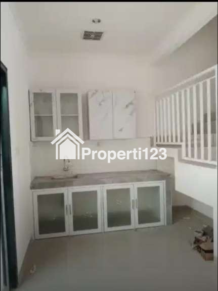 Rumah 2 lantai minimalis modern elegan di cipinang jakarta - 6