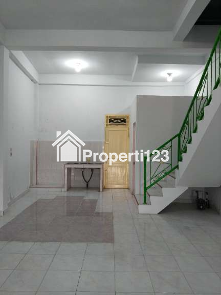 Dijual Ruko 3 Lt di Medan Binjai KM 7 depan kodam - 5