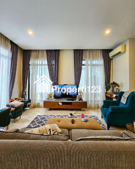 Rumah second terawat siap huni di Serenia Hills Lebak Bulus - 4