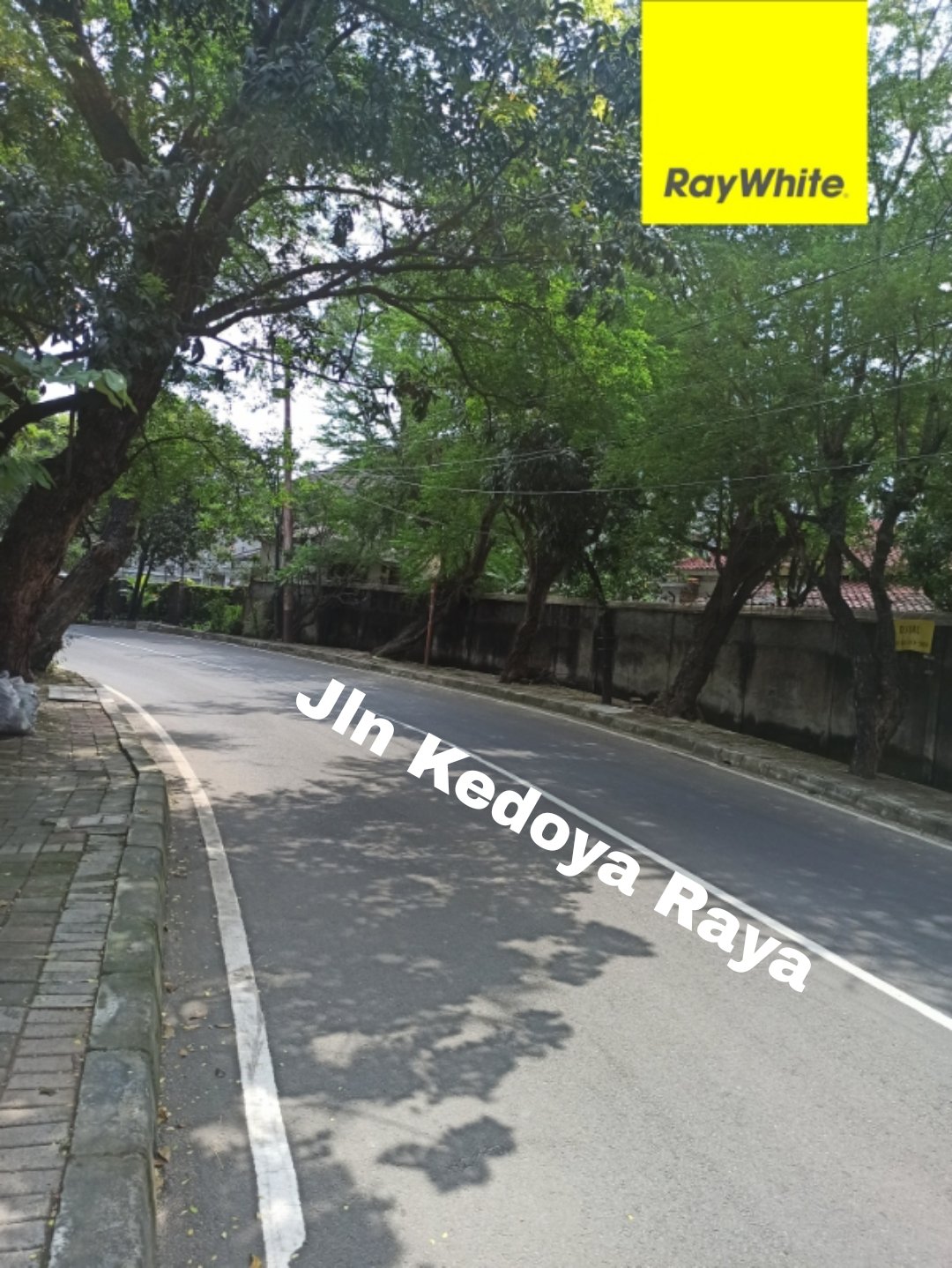 Tahan Hoek. Persimpangan Taman Kedoya Baru dan Jl Kedoya Raya - 7