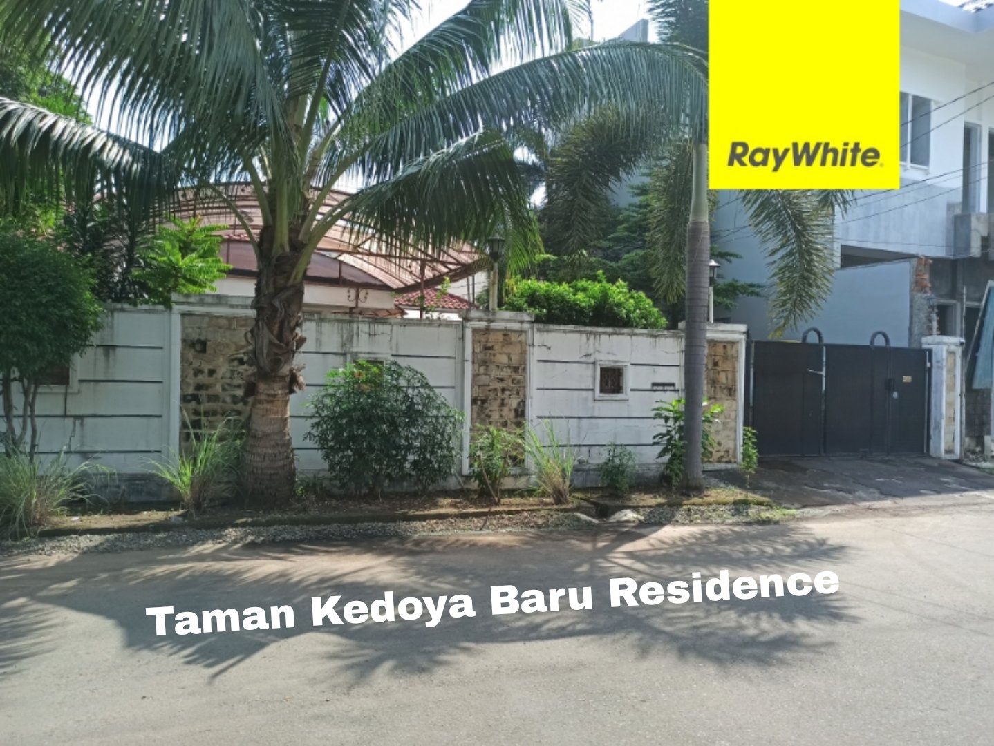 Tahan Hoek. Persimpangan Taman Kedoya Baru dan Jl Kedoya Raya - 5