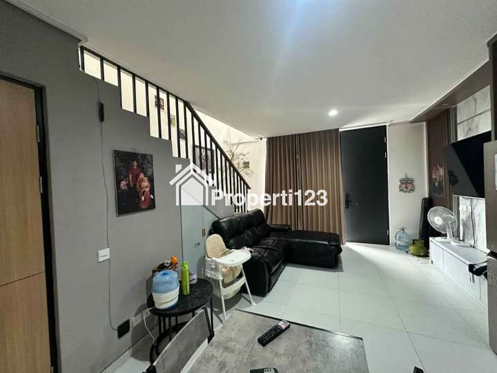 Jual Rumah Siap Huni Di Perumahan CENTRAL PARK MERR Surabaya Timur - 3