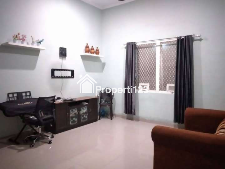 Dijual Rumah Full Renovasi Lokasi The Taman Dhika Buduran Sidoarjo - 2