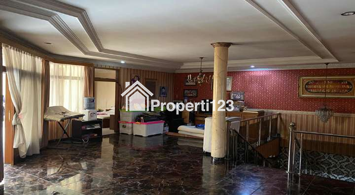 RUMAH GAYA EROPA FULL FURNISH DAN GEDUNG KANTOR DENGAN FASILITAS GYM  LENGKAP DENGAN PERALATAN DAN RUANG SAUNA DI SAYAP JL. PASTEUR BANDUNG - 3