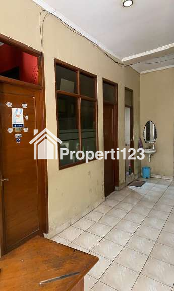 RUMAH GAYA EROPA FULL FURNISH DAN GEDUNG KANTOR DENGAN FASILITAS GYM  LENGKAP DENGAN PERALATAN DAN RUANG SAUNA DI SAYAP JL. PASTEUR BANDUNG - 11