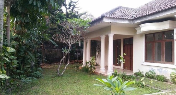 Rumah Halaman Luas di Kemang Jakarta Selatan - Murah - 3