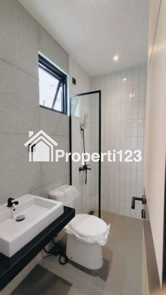 Rumah baru modern minimalis di Bintaro Jaya Tangsel - 4