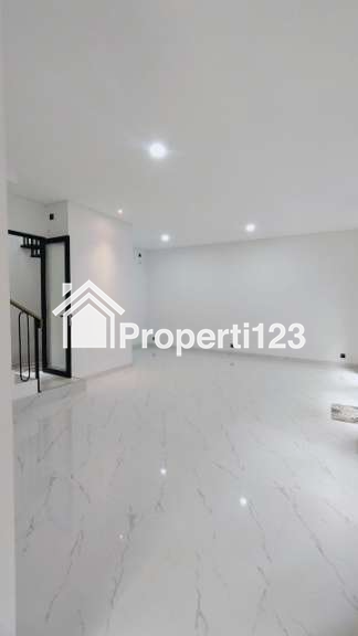 Rumah baru modern minimalis di Bintaro Jaya Tangsel - 2