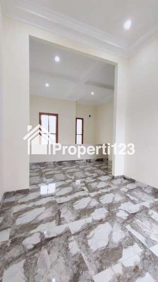 Rumah mewah lokasi strategis di Puspita Loka BSD - 11