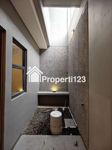 Rumah minimalis modern dalam komplek di Kodau Jatiasih - 11