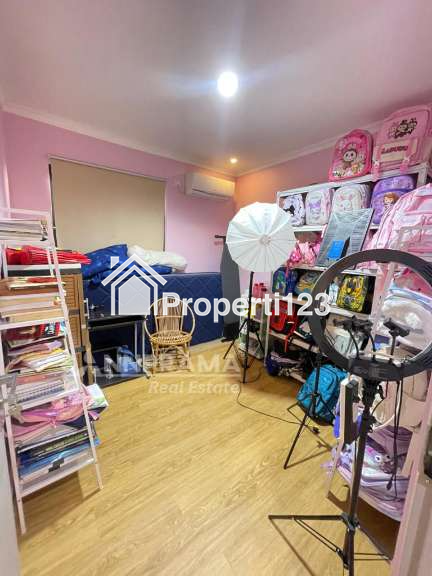 Rumah second murah siap huni full furnished diPancoran Mas,Depok - 6
