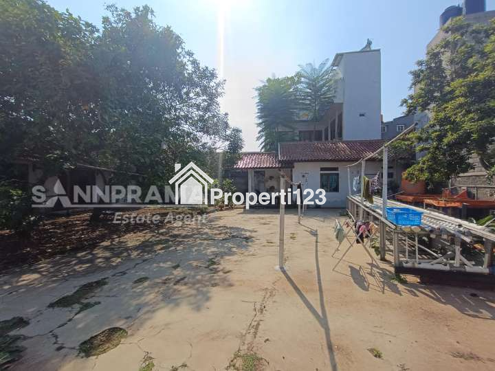Rumah second tanah luas murah didlm perumahan sawangan permai,Depok - 5