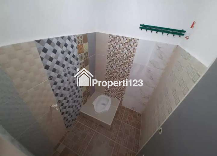 Dijual rumah second 2 lantai murah siap huni lokasi strategis dicimanggis,Depok - 6