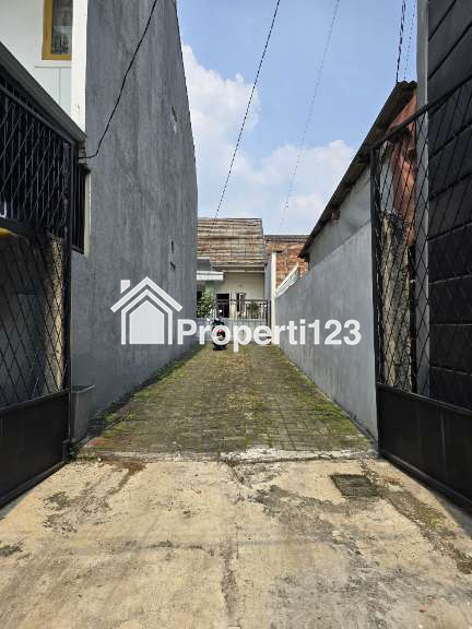 Rumah second non komplek di Duren Sawit Jaktim - 12
