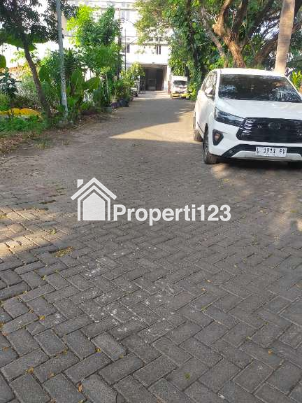 Rumah Minimalis Modern Siap Huni Lokasi Strategis di Kertomenanggal Gayungan Surabaya Selatan - 4
