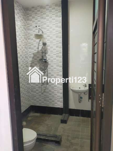 Rumah Minimalis Modern Siap Huni Lokasi Strategis di Kertomenanggal Gayungan Surabaya Selatan - 9