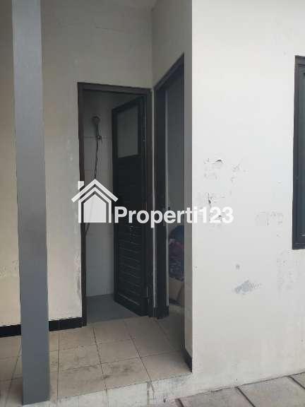Rumah Minimalis Modern Siap Huni Lokasi Strategis di Kertomenanggal Gayungan Surabaya Selatan - 3