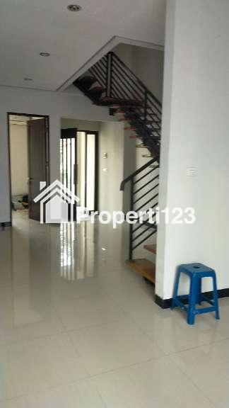 Rumah Minimalis Modern Siap Huni Lokasi Strategis di Kertomenanggal Gayungan Surabaya Selatan - 5