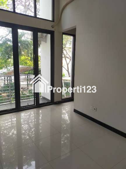 Rumah Minimalis Modern Siap Huni Lokasi Strategis di Kertomenanggal Gayungan Surabaya Selatan - 8