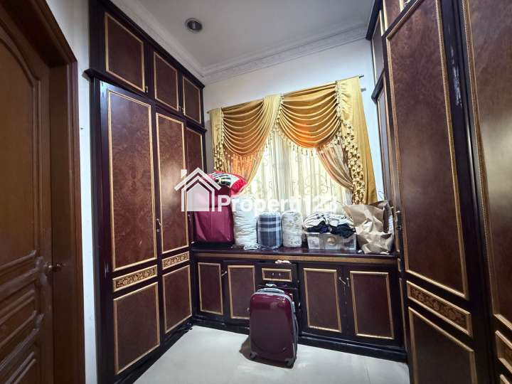 Rumah Hadap Taman Gading Kusuma Kelapa Gading Jakarta Utara - 12