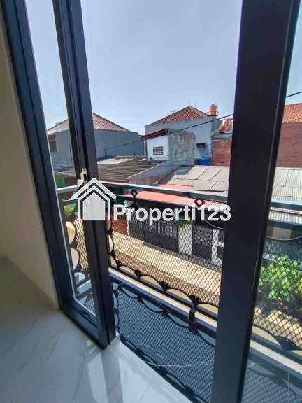 Rumah 2 lantai siap huni di Perumnas Depok Utara - 2