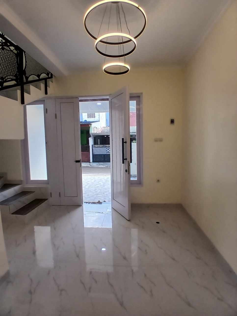 Rumah 2 lantai siap huni di Perumnas Depok Utara - 7