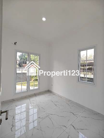Rumah baru design American Classic di Jatiwaringin Bekasi - 4