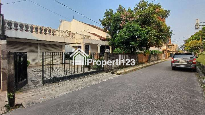 Jual Rumah Besar di Pondok Gede, Bekasi - 1