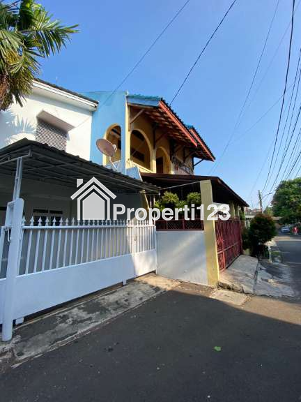 Rumah siap huni strategis di Kramat Jati Jaktim - 2