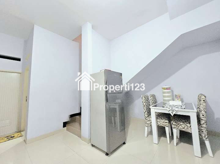 Rumah Hoek Modern Minimalis Siap Huni Harapan Indah Bekasi - 4