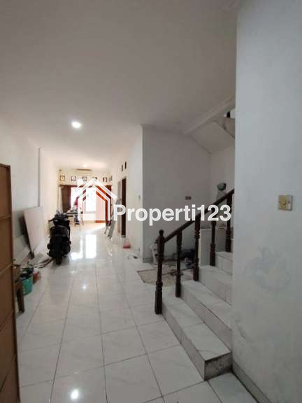 Rumah renovasi 2 lantai di Perumnas Depok Utara - 6