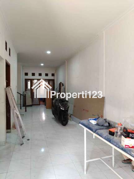 Rumah renovasi 2 lantai di Perumnas Depok Utara - 12