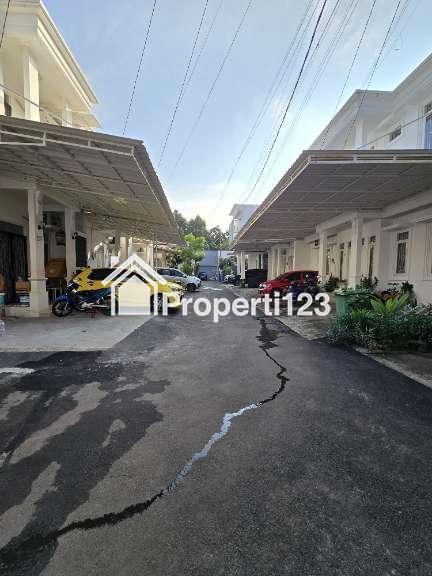 Rumah second dalam cluster di Klender Duren Sawit Jaktim - 13